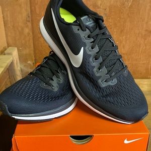 NEW Men’s Nike Air zoom Pegasus size 10.5